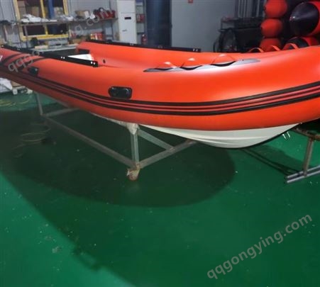 小型RIB玻璃钢充气游艇价格 升级加厚橡皮游艇现货供应