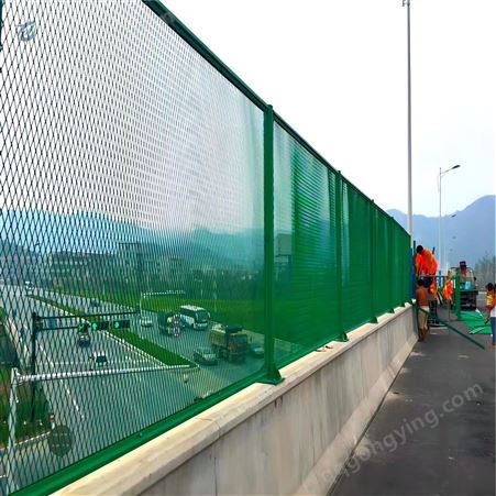 公路护栏网 用途公路两侧防护 规格1.8*3米 产品结实耐用
